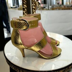 Vince Camuto Metallic Gold Embossed Heeled Shoes, Size 7